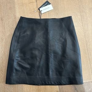 Babaton Aritzia Joplin Naked Leather Mini Skirt in Sz. 00 (Double Zero) - NWT